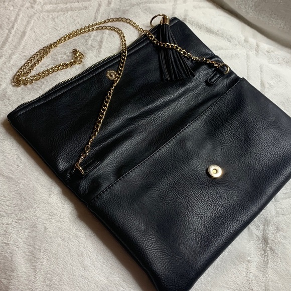 🆕NWOT Black Vegan Leather Crossbody/Clutch - Picture 4 of 13